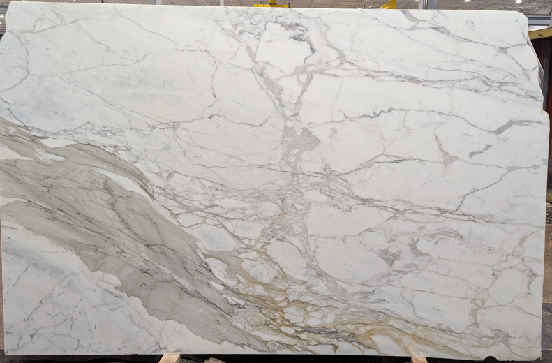 CALACATTA-HONED-3CM 4